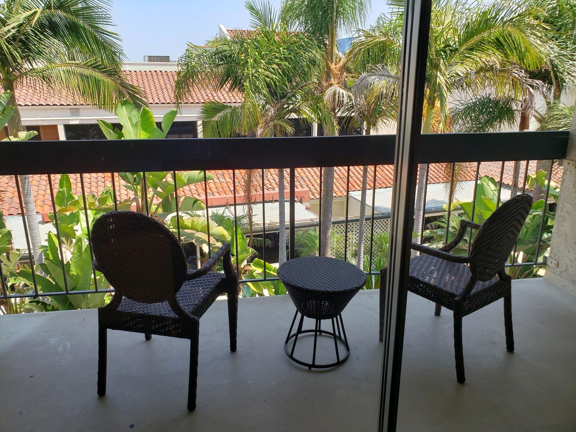 Atrium Hotel Orange County Irvine Exterior photo