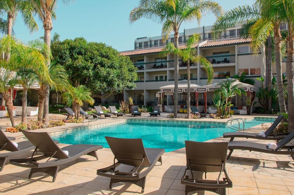 Atrium Hotel Orange County Irvine Exterior photo