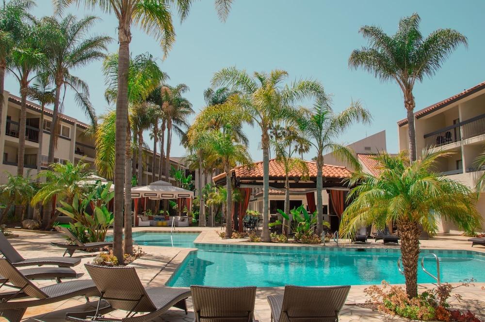 Atrium Hotel Orange County Irvine Exterior photo