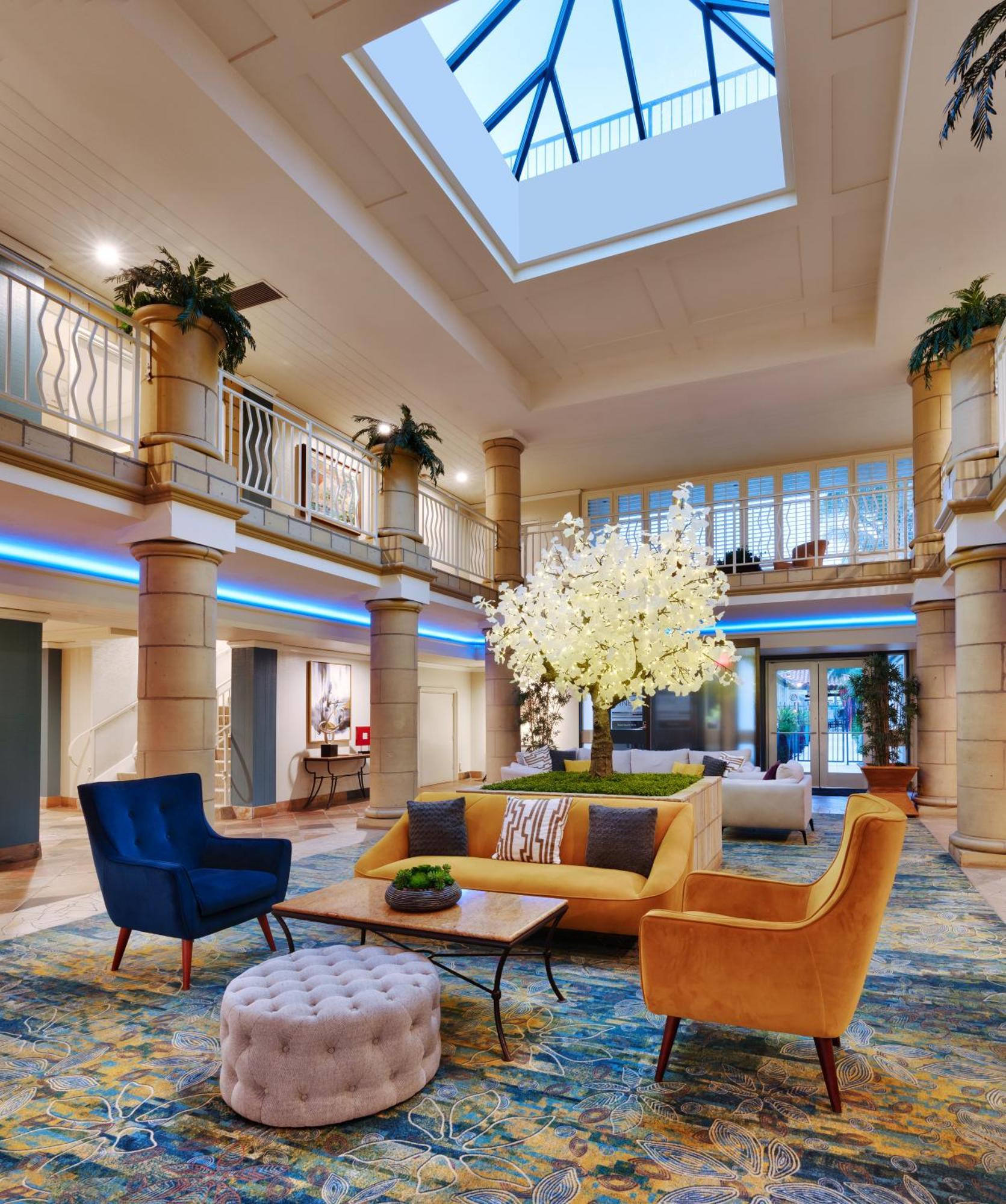 Atrium Hotel Orange County Irvine Exterior photo